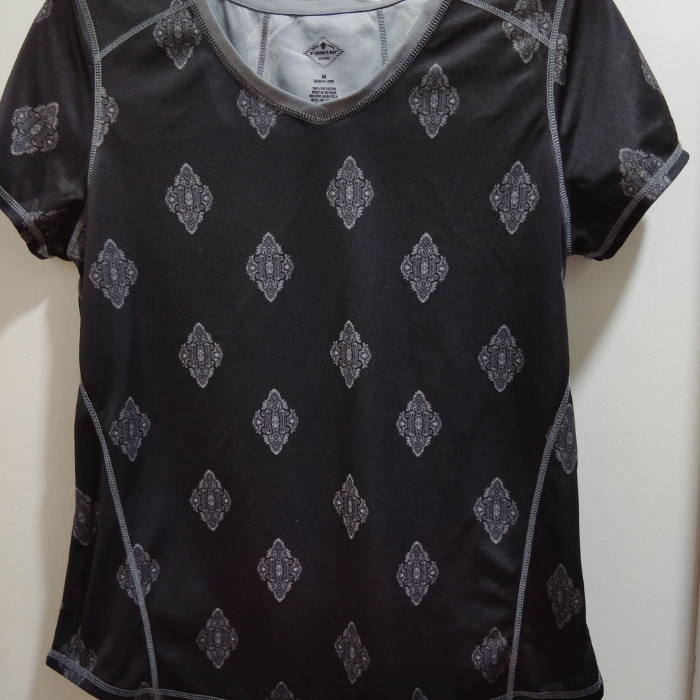 NWOT St. John's Bay Black and Gray Patterned Short Sleeve V-Neck Top.